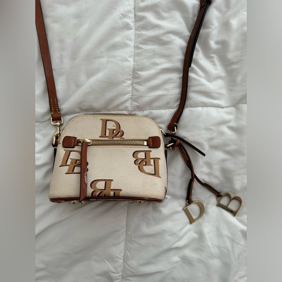 Dooney & Bourke crossbody monogram dome purse - Picture 11 of 11